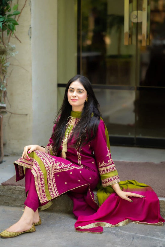 Lawn 3PC Embroidered ( Unstitched )