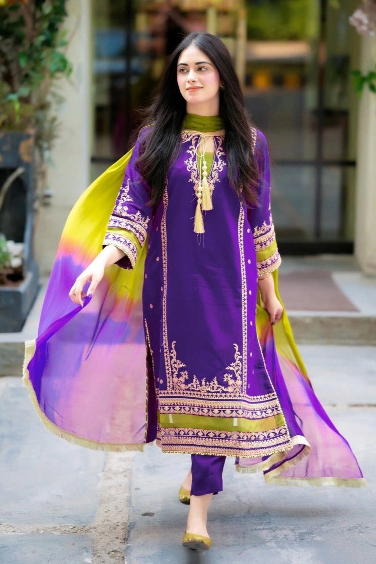 Lawn 3PC Embroidered ( Unstitched )