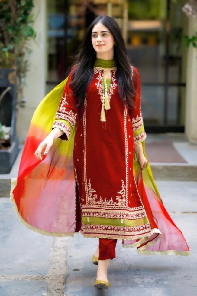 Lawn 3PC Embroidered ( Unstitched )